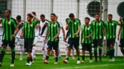 Jogadores do time sub-20 do América (foto: Mourão Panda/América)