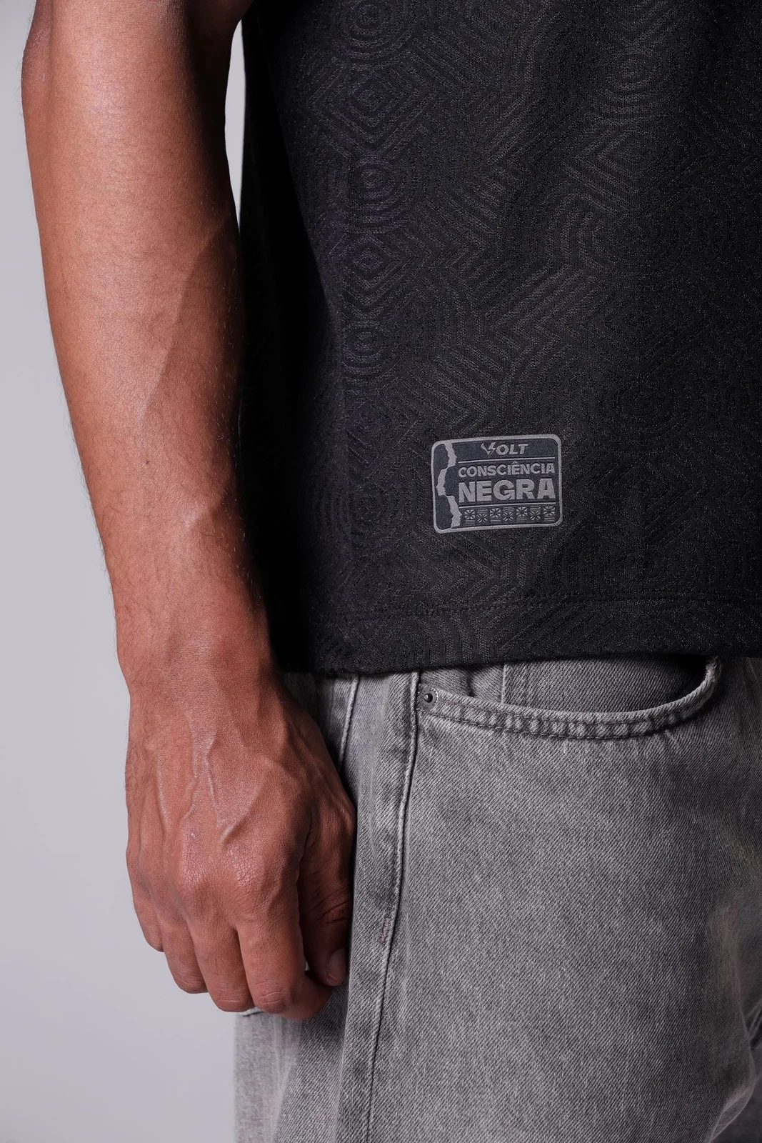 Camisa também conta com patch que faz alusão à Consciência Negra