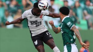 Athletico-PR entrou no G4 da Série B ao vencer o Goiás por 1 a 0 - Crédito: 