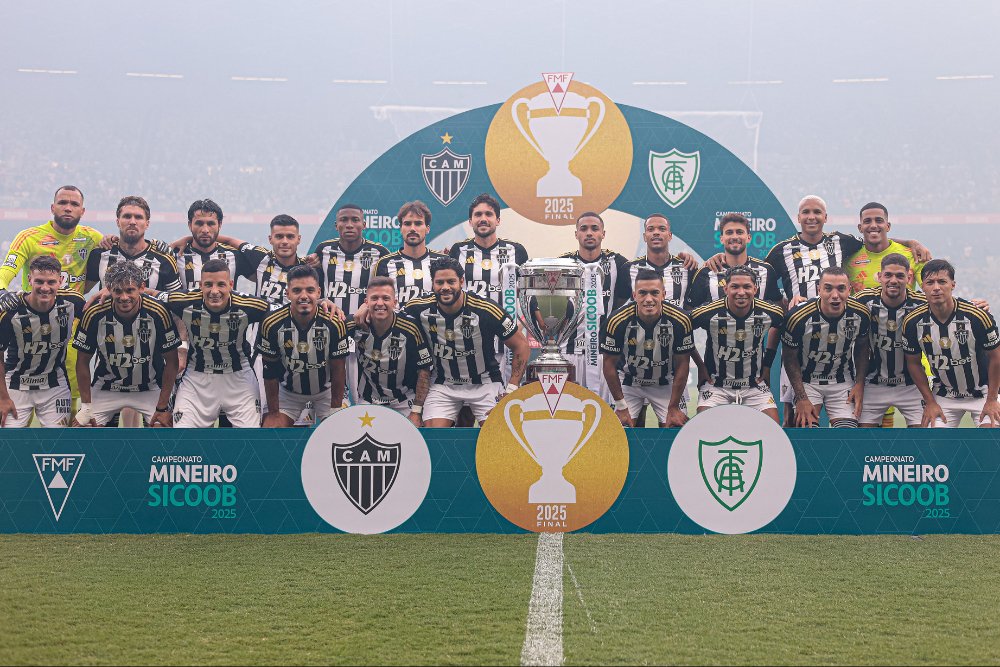 Jogadores do Atlético antes de final do Mineiro contra o América (foto: CRIS MATTOS/ FMF)