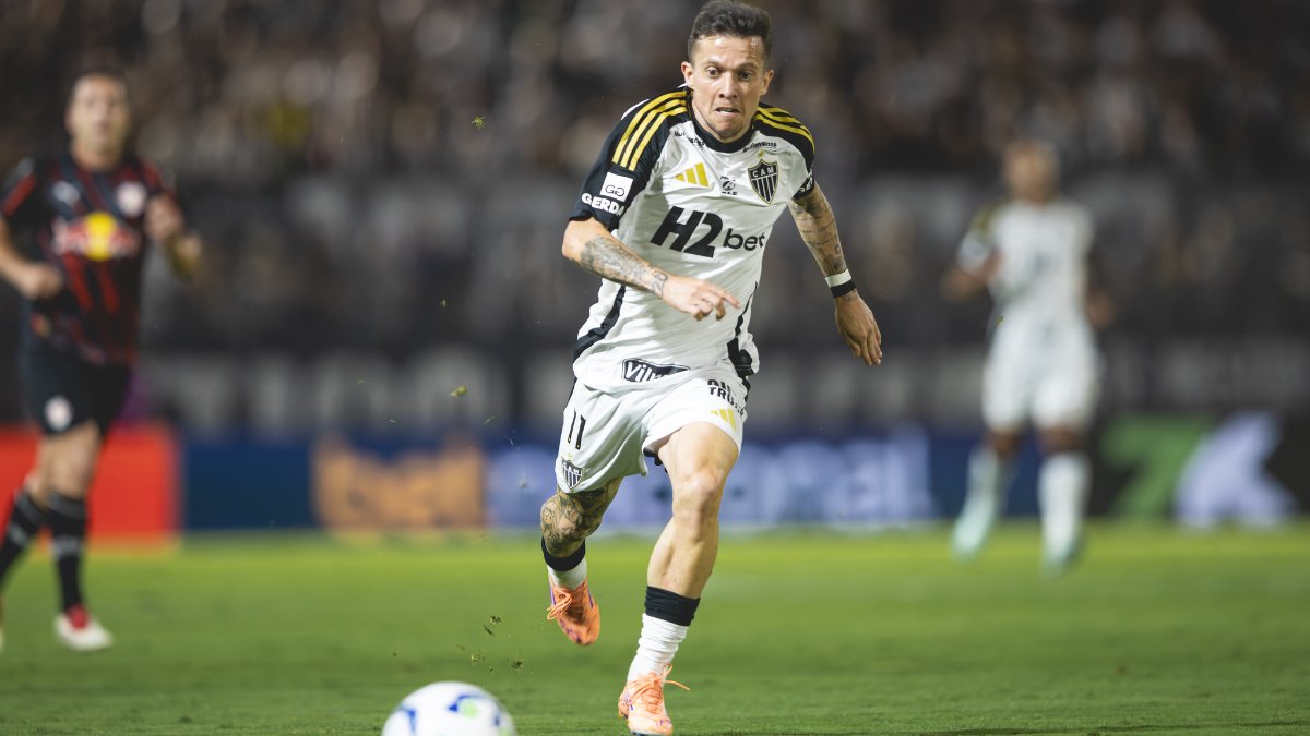 Bernad em ação pelo Atlético contra o Red Bul Bragantino, no Brasileiro (foto: Pedro Souza/Atlético)