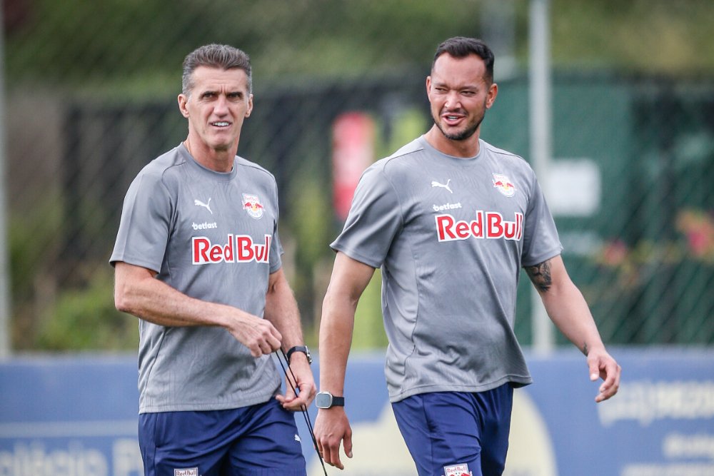 Vagner Mancini e Réver trabalham juntos desde agosto de 2024 (foto: Ari Ferreira/Red Bull Bragantino)