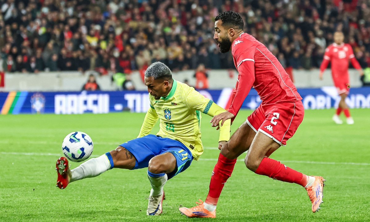 Brasil e Tunísia empataram em amistoso - (foto: AFP)