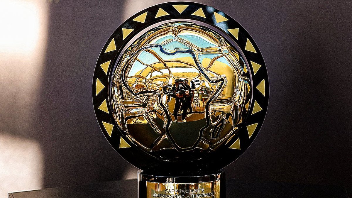 Troféu dado pela CAF ao melhor jogador africano do ano (foto: Divulgação/CAF)