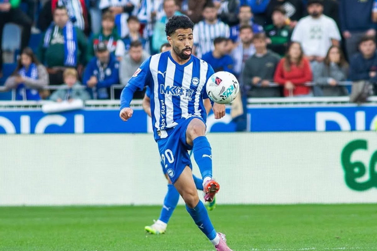 Calebe, meia do Alavés (foto: Reprodução/Alavés)