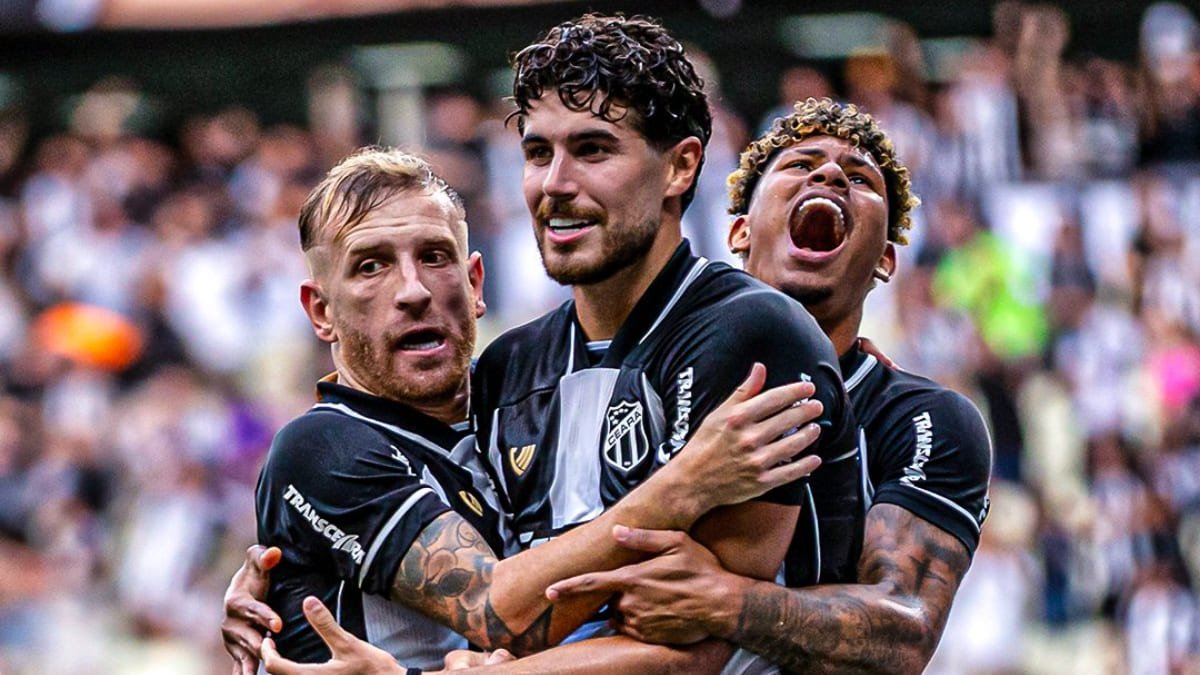 Jogadores do Ceará celebram vitória por 2 a 0 sobre o Fluminense, pela 31ª rodada do Brasileiro (foto: Stephan Eilert/Ceará SC)