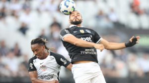 Corinthians e Botafogo empataram por 2 a 2 - Crédito: 