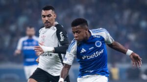 Lance de jogo entre Cruzeiro e Corinthians no Mineirão  - Crédito: 