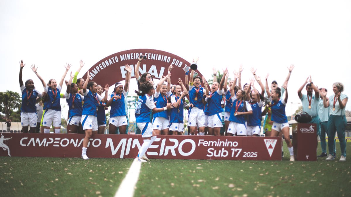 Cruzeiro se consagrou campeão do Mineiro Feminino Sub-17 em 2025 (foto: Gustavo Martins/Cruzeiro)