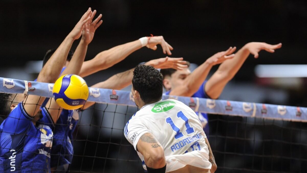 Cruzeiro e Minas durante partida de vôlei (foto: Alexandre Guzanshe/EM/D.A Press)