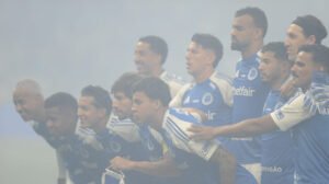 Time titular do Cruzeiro no embate com o Corinthians, pela 35ª rodada do Brasileiro - Crédito: 