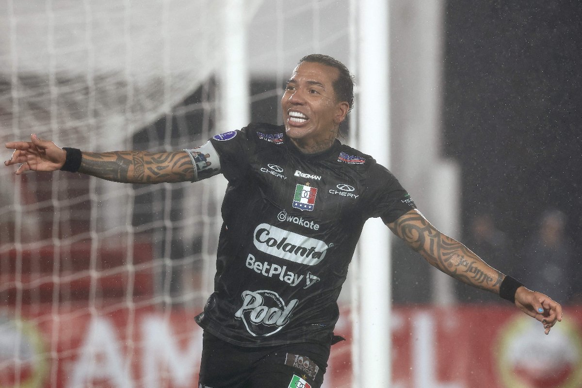 Dayro Moreno comemora gol pelo Once Caldas (foto: ALEJANDRO PAGNI / AF)