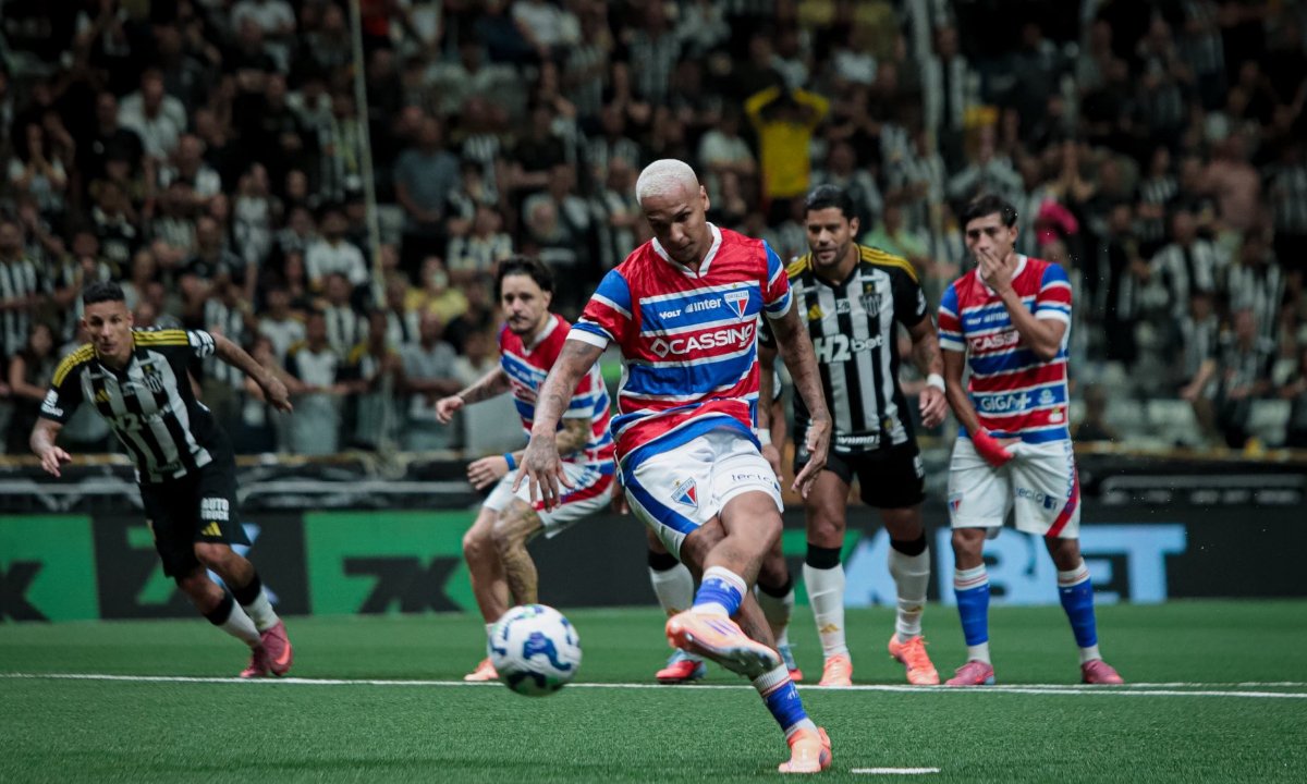 Deyverson em jogo contra o Atlético, na Arena MRV (foto: Divulgação/Fortaleza)