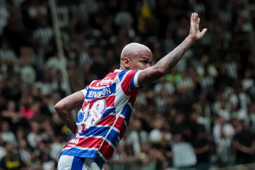 Deyverson comemora gol pelo Fortaleza contra o Atlético (foto: Divulgação/Fortaleza)