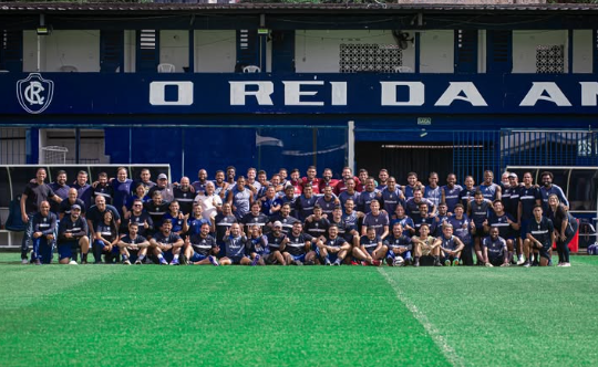 Todos os jogadores do Remo reunidos para fotografia (foto: Diogo Puget/Remo)