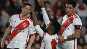 Nacho Fernández, Miguel Borja e Enzo Pérez em ação pelo River Plate - Crédito: 