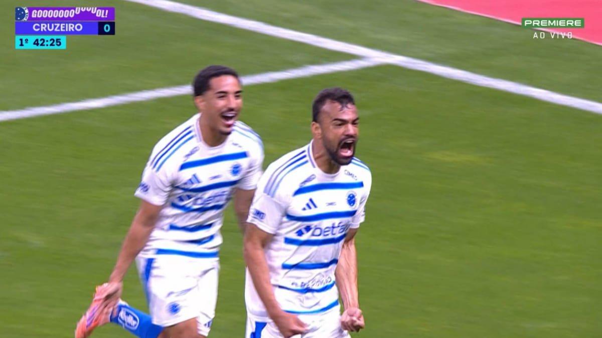 Zagueiro Fabrício Bruno marcou o primeiro gol do Cruzeiro no embate com o Grêmio (foto: Reprodução/Premiere)