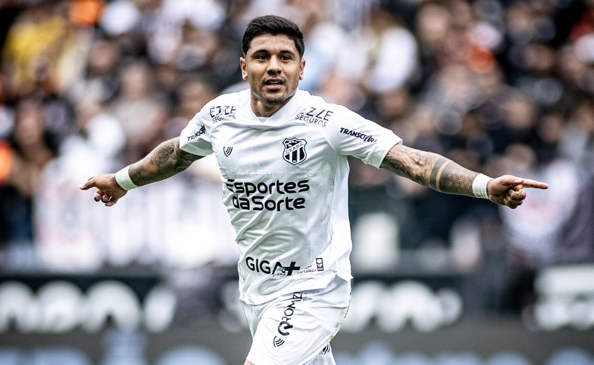 Galeano comemora gol pelo Ceará diante do Corinthians na Neo Química Arena (foto: Gabriel Silva/Ceará)