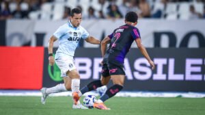 Marlon em ação pelo Grêmio no Campeonato Brasileiro - Crédito: 