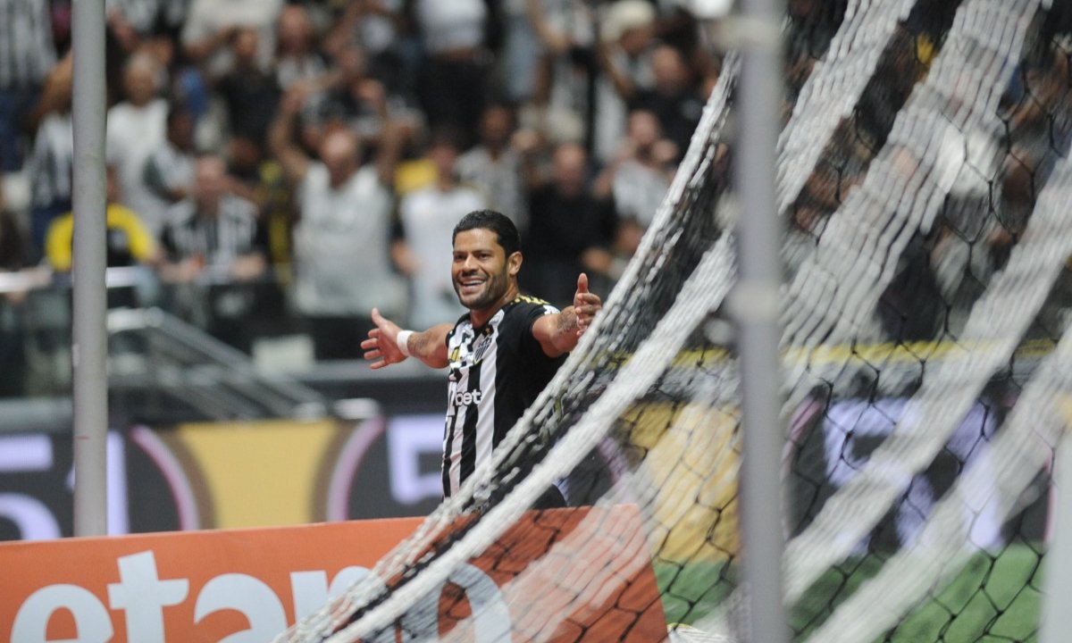 Hulk em comemoração do gol diante do Fortaleza, na Arena MRV - (foto: Alexandre Guzanshe/EM/D.A. Press)