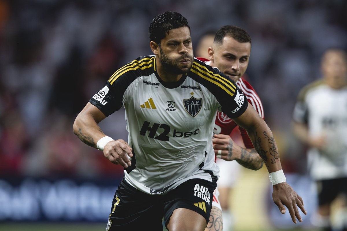 Hulk reage às polêmicas em Atlético x Inter e aponta falta de critério da arbitragem