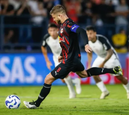 Eduardo Sasha foi às redes frente ao Corinthians (foto: Ari Ferreira/Bragantino)