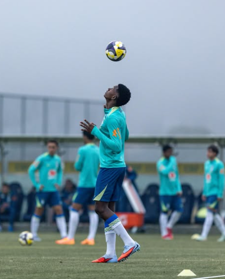 Vitor Hugo em ação pela Seleção (foto: Rafael Ribeiro/CBF)