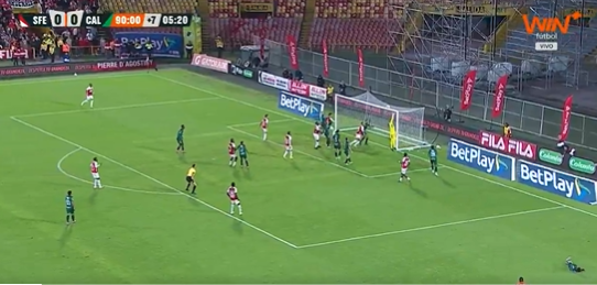 Gol antológico evita eliminação de campeão continental que disputará a Libertadores de 2026; veja vídeo