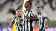 Kadir chora ao marcar pela primeira vez pelo Botafogo (foto: Vitor Silva/Botafogo)