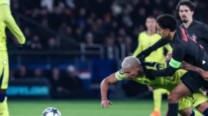 Brasileiros Richarlison e Marquinhos duelaram na Champions - Crédito: 