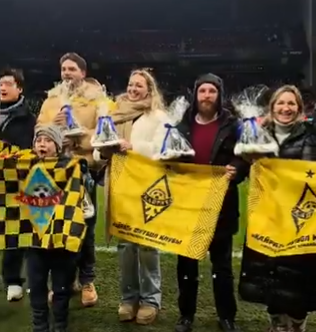 Torcedores receberam presentes (foto: Reprodução)