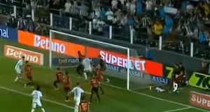 Lucas Kal protagonizou gol contra bizarro na Série A - Crédito: 