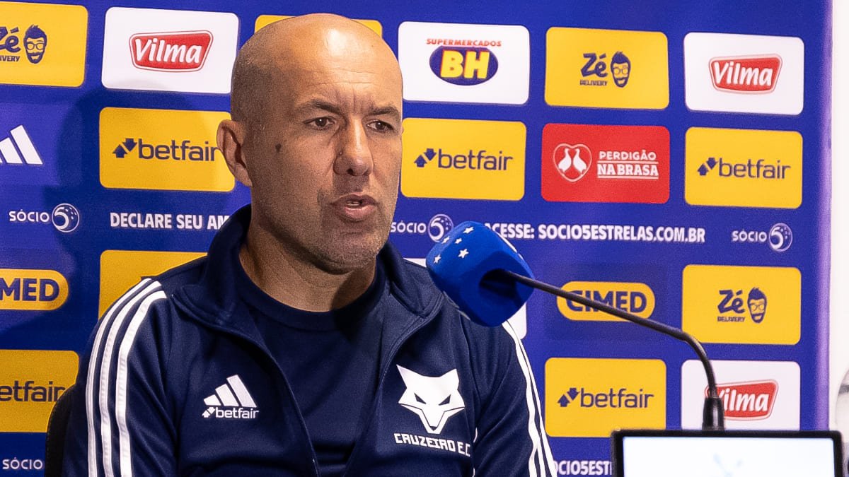 Leonardo Jardim lidera a comissão técnica do Cruzeiro desde fevereiro de 2025 (foto: Lucas Bubols/Cruzeiro)