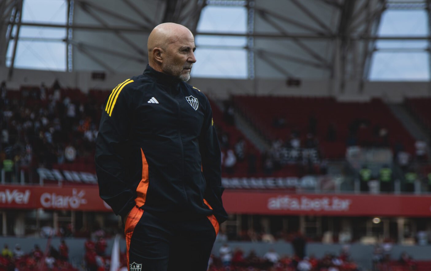 Técnico Jorge Sampaoli, do Atlético, durante jogo contra o Internacional (foto: Pedro Souza/Atlético)