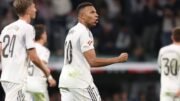 Mbappé comemora gol do Real Madrid (foto: Oscar del Pozo/AFP)