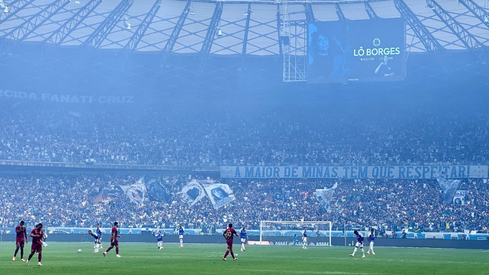 Cruzeiro prestou homenagem póstuma a Lô Borges com minuto de silêncio no Mineirão (foto: Ramon Lisboa/EM/D.A. Press)
