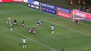 Lance do gol de Nenê em Vasco x Juventude (foto: Reprodução/Sportv)