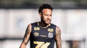 Neymar em treino do Santos - Crédito: 