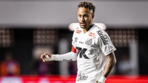 Neymar em ação pelo Santos contra o Palmeiras no Brasileiro - Crédito: 