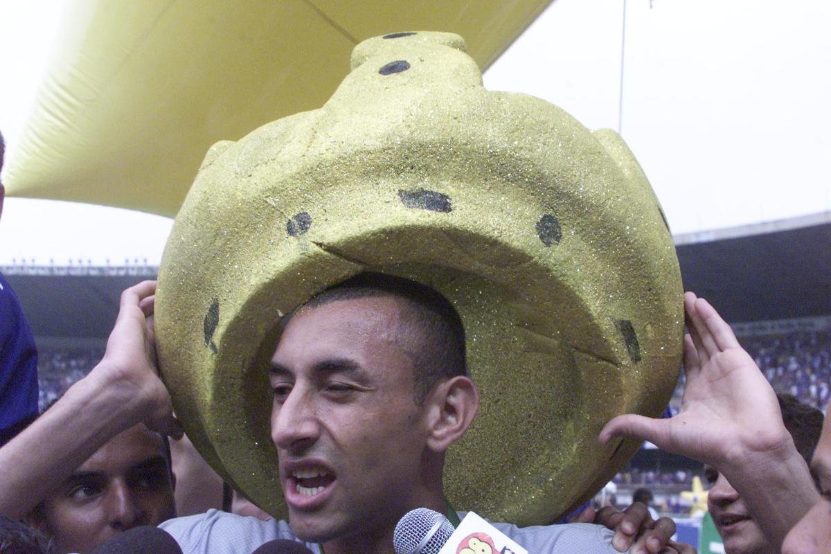 Gomes no jogo da taça do Brasileirão de 2003 pelo Cruzeiro - (foto: Jorge Gontijo/Estado de Minas - 07/12/2003)