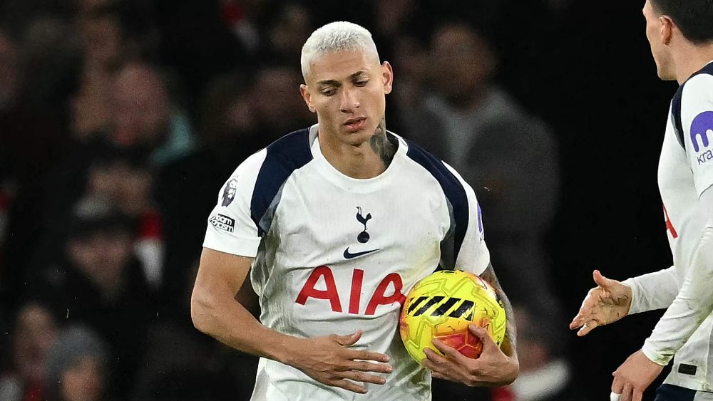 Richarlison faz golaço de cobertura em Arsenal x Tottenham; assista