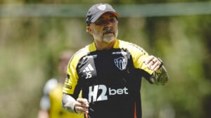 Sampaoli, técnico do Atlético, durante treinamento na Cidade do Galo - Crédito: 