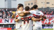 Jogadores do São Paulo comemoram gol (foto: Rubens Chiri/Saopaulofc.net)