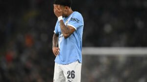 Reação de Savinho na partida entre Manchester City e Bayer Leverkusen pela Liga dos Campeões  - Crédito: 