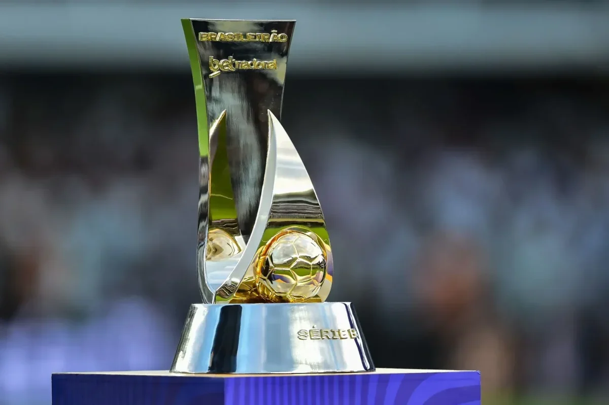 Troféu da Série B do Campeonato Brasileiro (foto: Staff Images/CBF)
