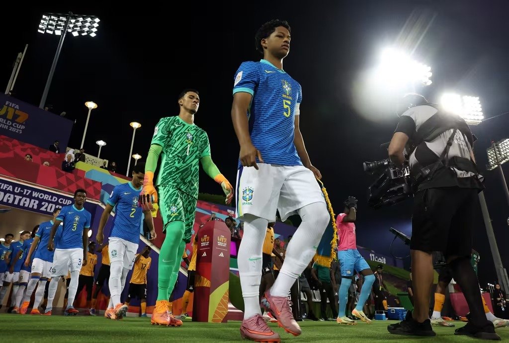 Jogadores do Brasil entrando em campo (foto: Fifa/Divulgação)
