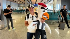 Paulo César Seabra acompanhado de 