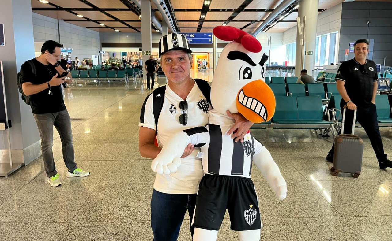 Paulo César Seabra acompanhado de 