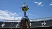 Troféu da Copa Libertadores (foto: LUIS ROBAYO/AFP - 29/11/2024)