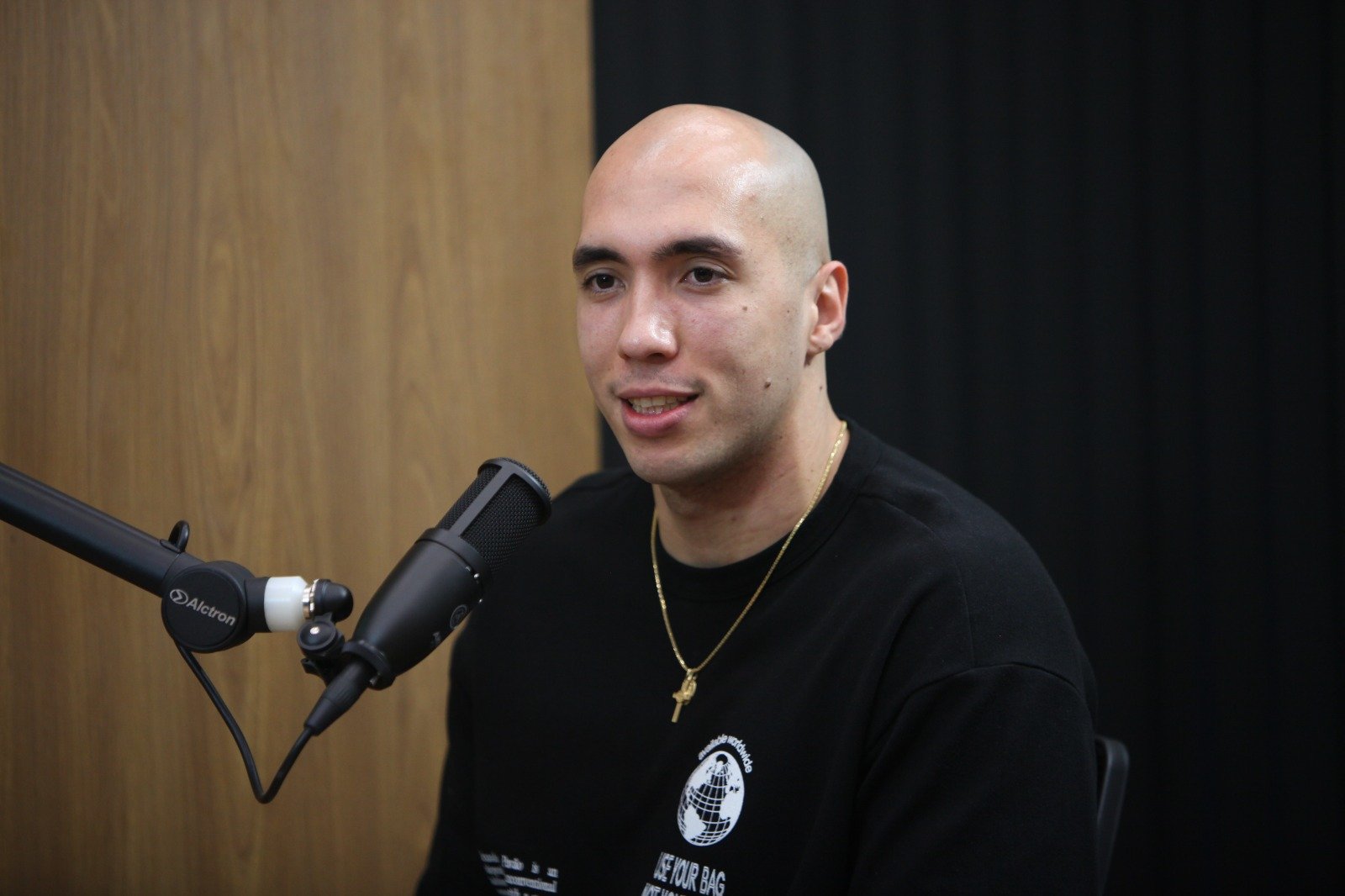 Matheus Brasília em entrevista no estúdio do Estado de Minas (foto: Edesio Ferreira/EM/D.A Press)